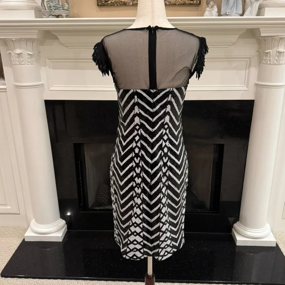 GUESS Black & Silver Sequin Fringe Sleeve Dress – Women’s Small